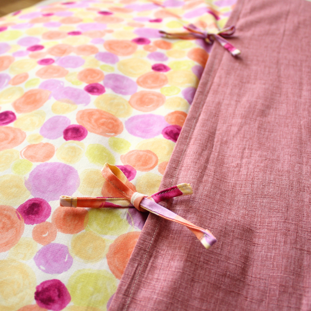 せんべい座布団カバー | 綿生地 裏面のひもを結んで完成です。 
しゃぼんはるx薔薇