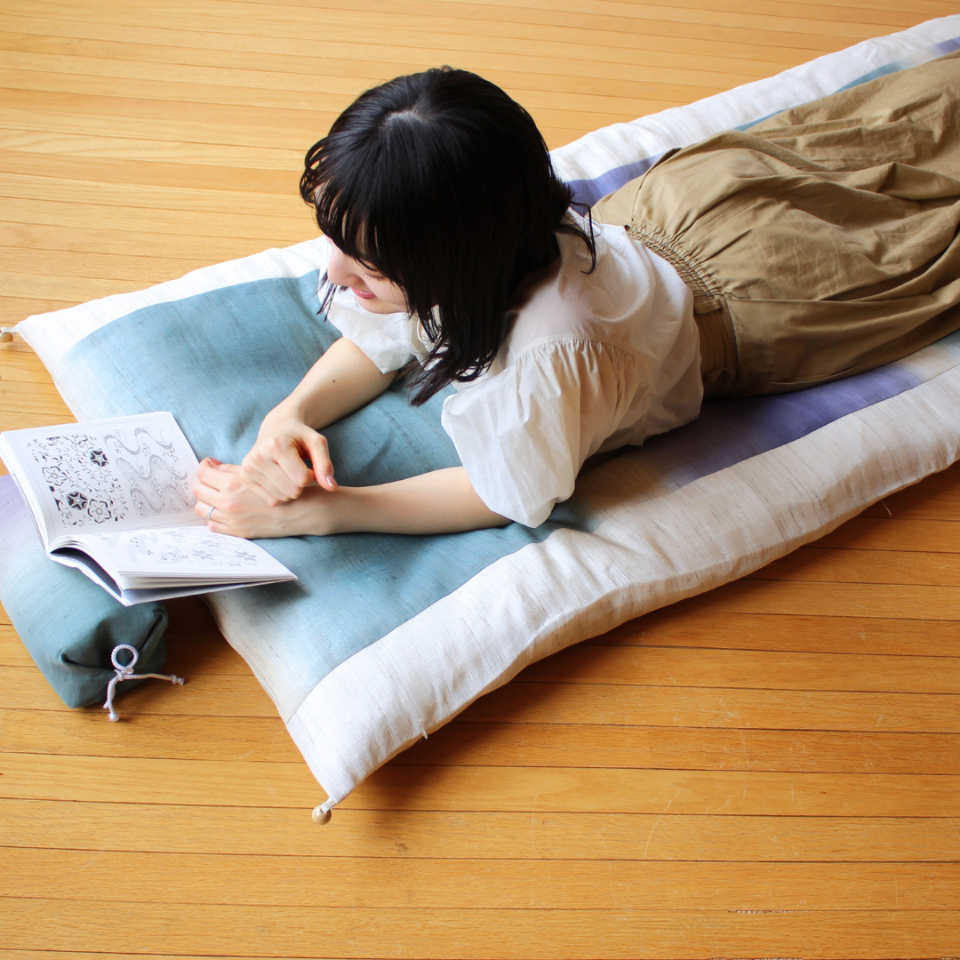 ごろ寝敷きふとん | 引き染め(麻生地) うつ伏せ姿勢も快適です
