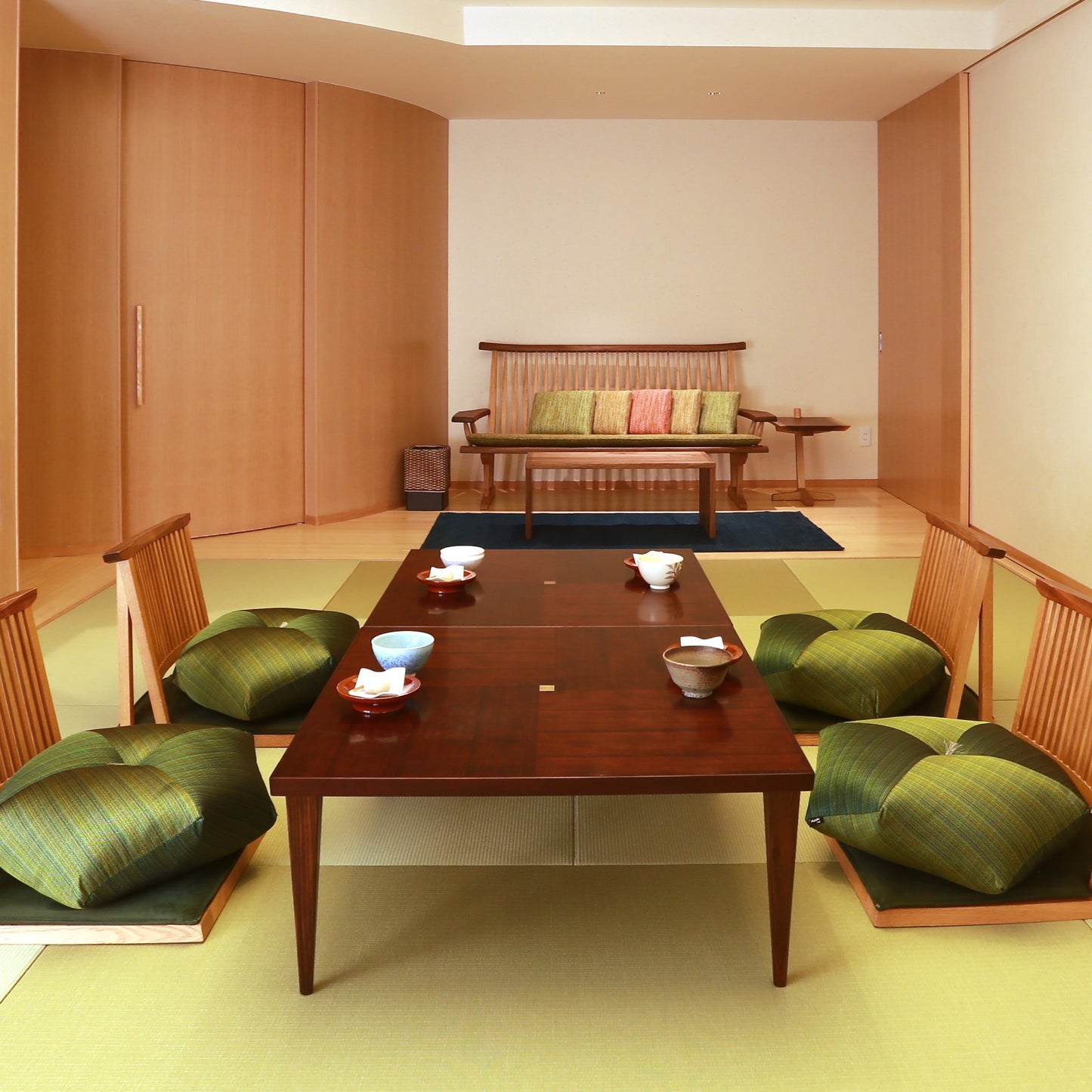 座椅子と合わせても素敵です。 色:都縞緑