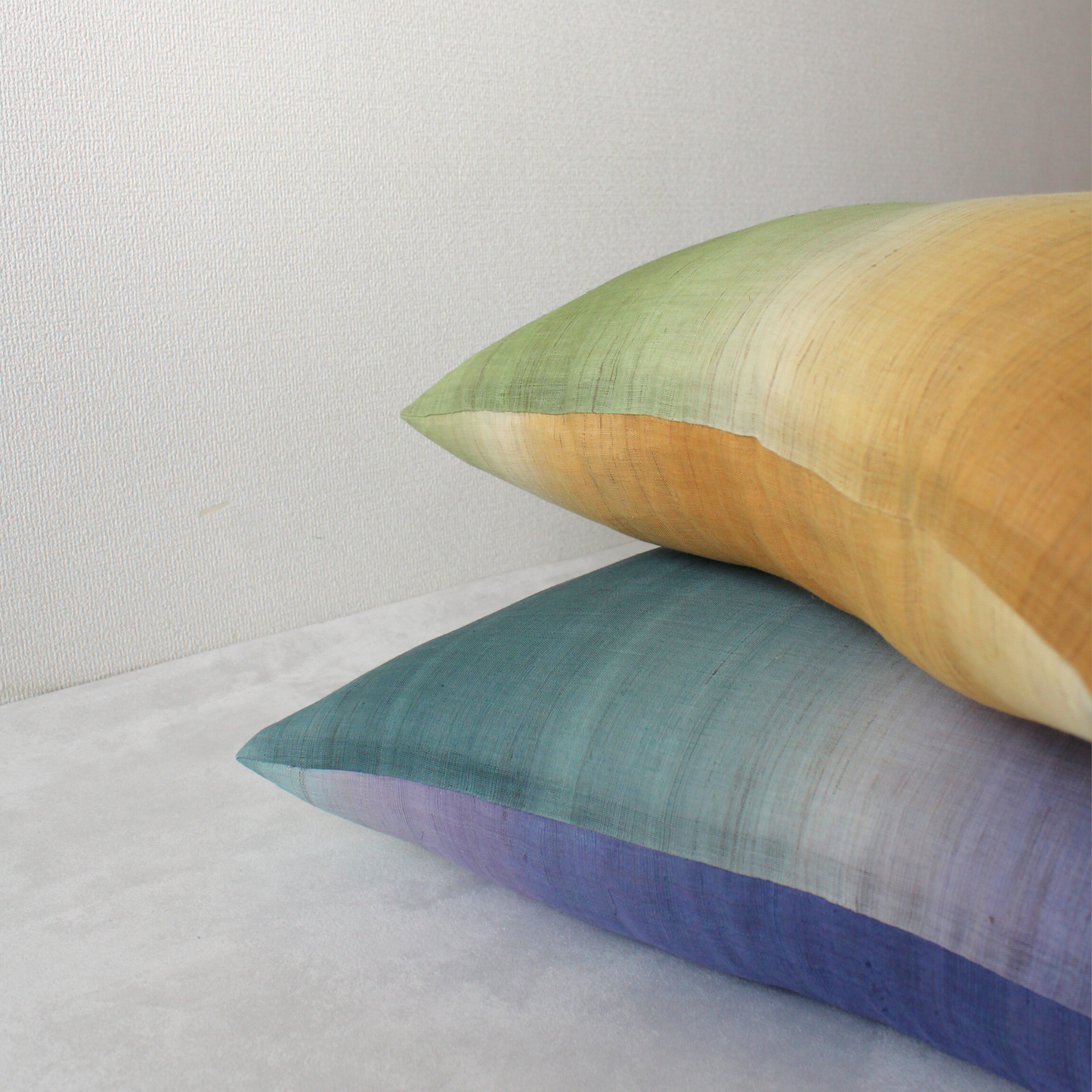 京座布団 | 引き染め(麻生地) 引き染めのお座布団の四隅には房がつきません