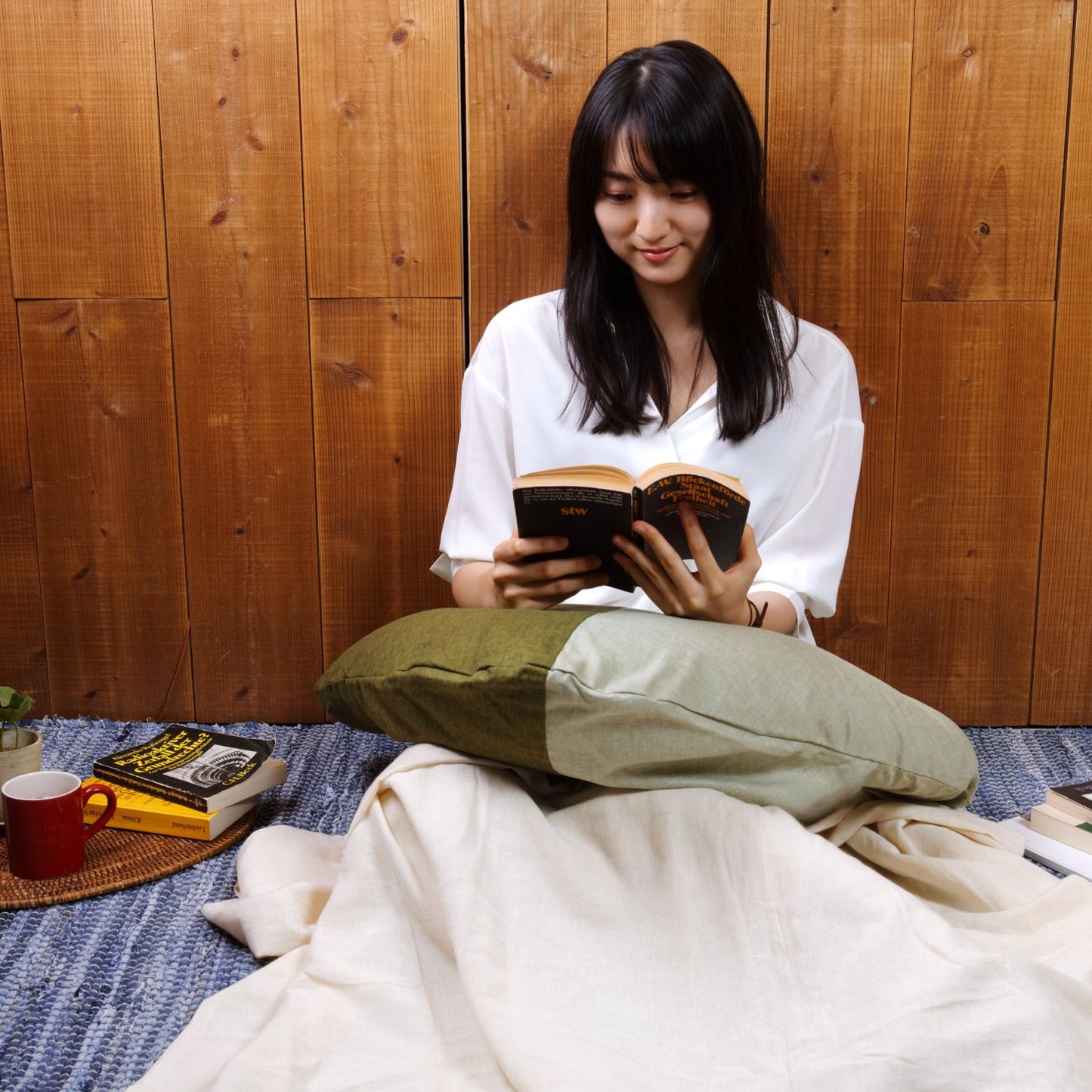 ブーメランクッション | 綿生地 ツートンデザイン 26.裏葉x32.翁苔