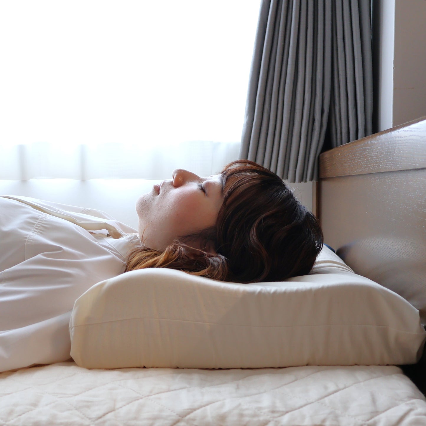 メディカルフォーム枕 ネックケアタイプ|お好みの向きでお使いいただけます