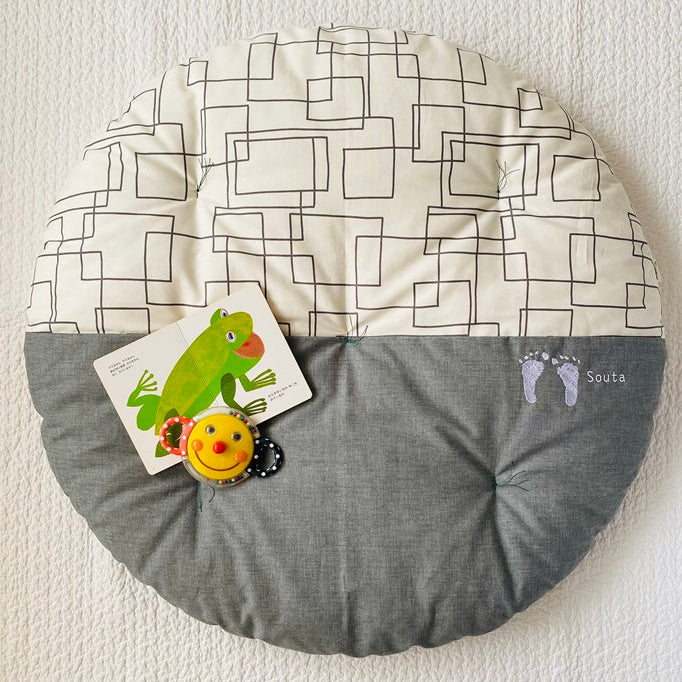 刺繍の位置はこのあたりです