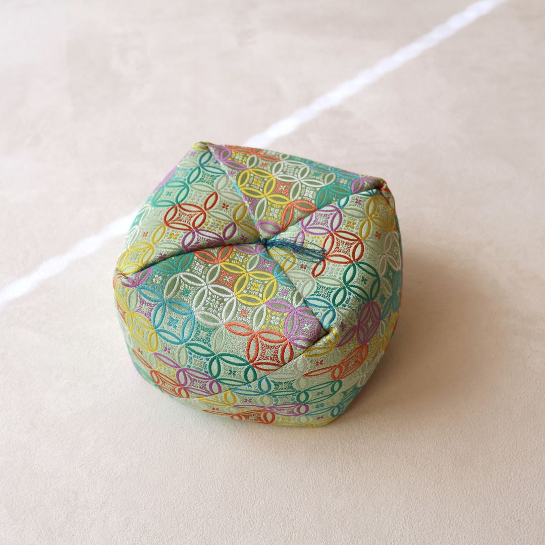 こじゃみ枕 | 七宝 翡翠(ひすい)