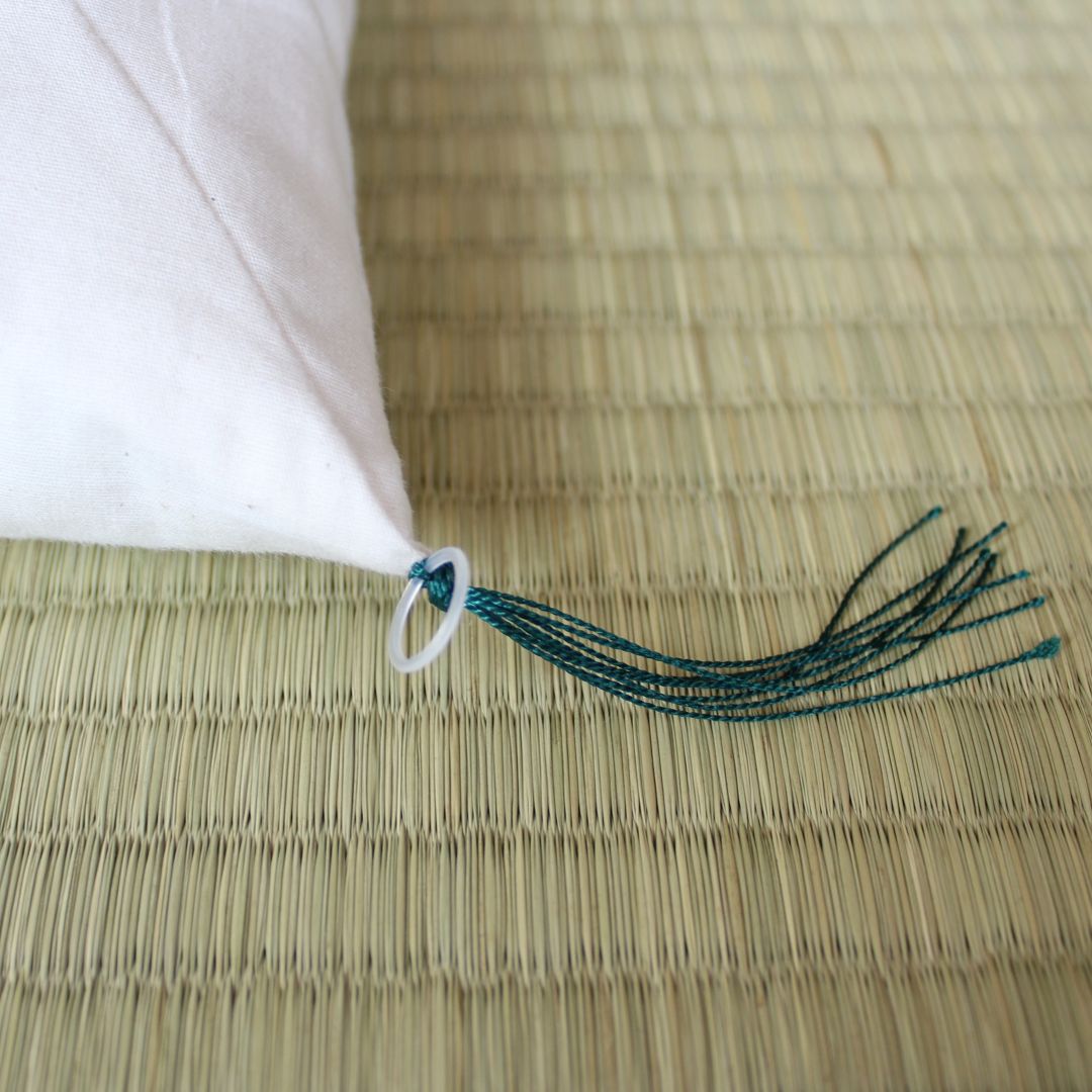 和綴じ掛け布団 四隅には、カバーと固定できるフープがついています