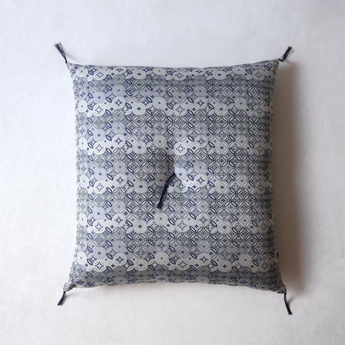 京座布団 | 七宝 霞色