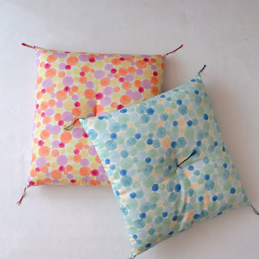 京座布団 | 綿生地(北欧調) 【左】しゃぼんはる【右】しゃぼんふゆ