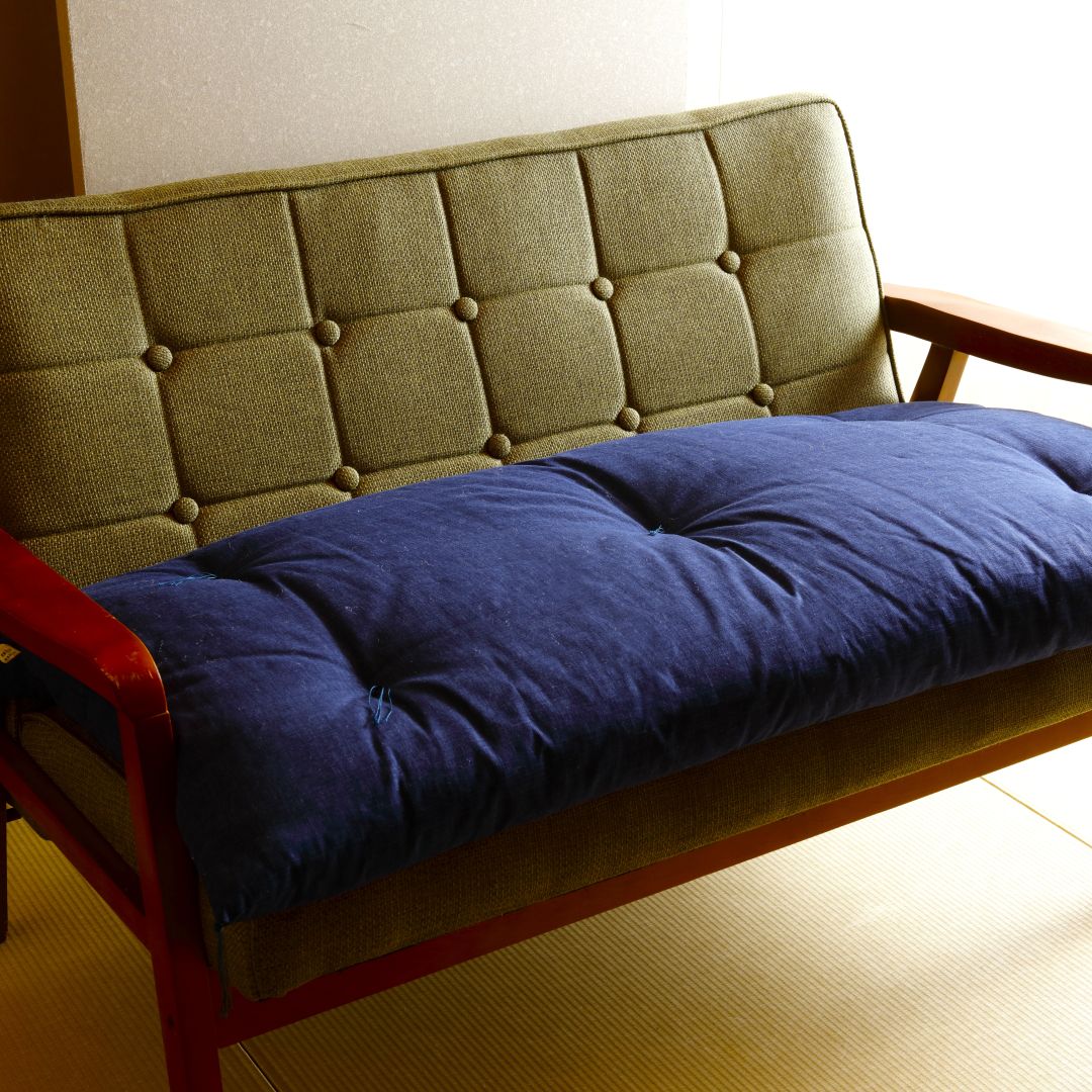 長座布団 | 綿生地 褐色|ベンチやソファにあわせてもくつろげます。サイズオーダーもご相談ください。