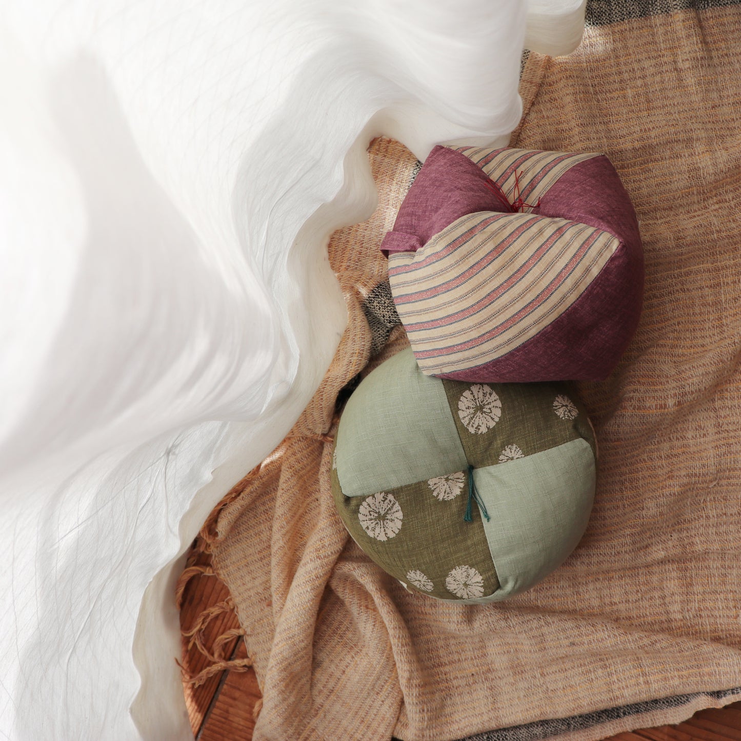 上:縞きなり×藤紫 / 下:絞りグリーン×裏葉色