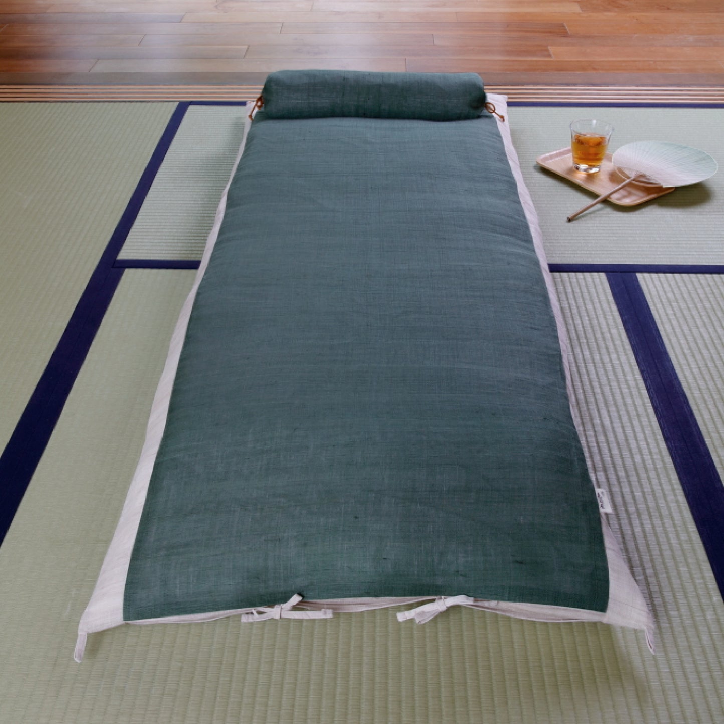 ごろ寝敷きふとん | 麻生地 碾茶 カバーは足元の紐でくくります