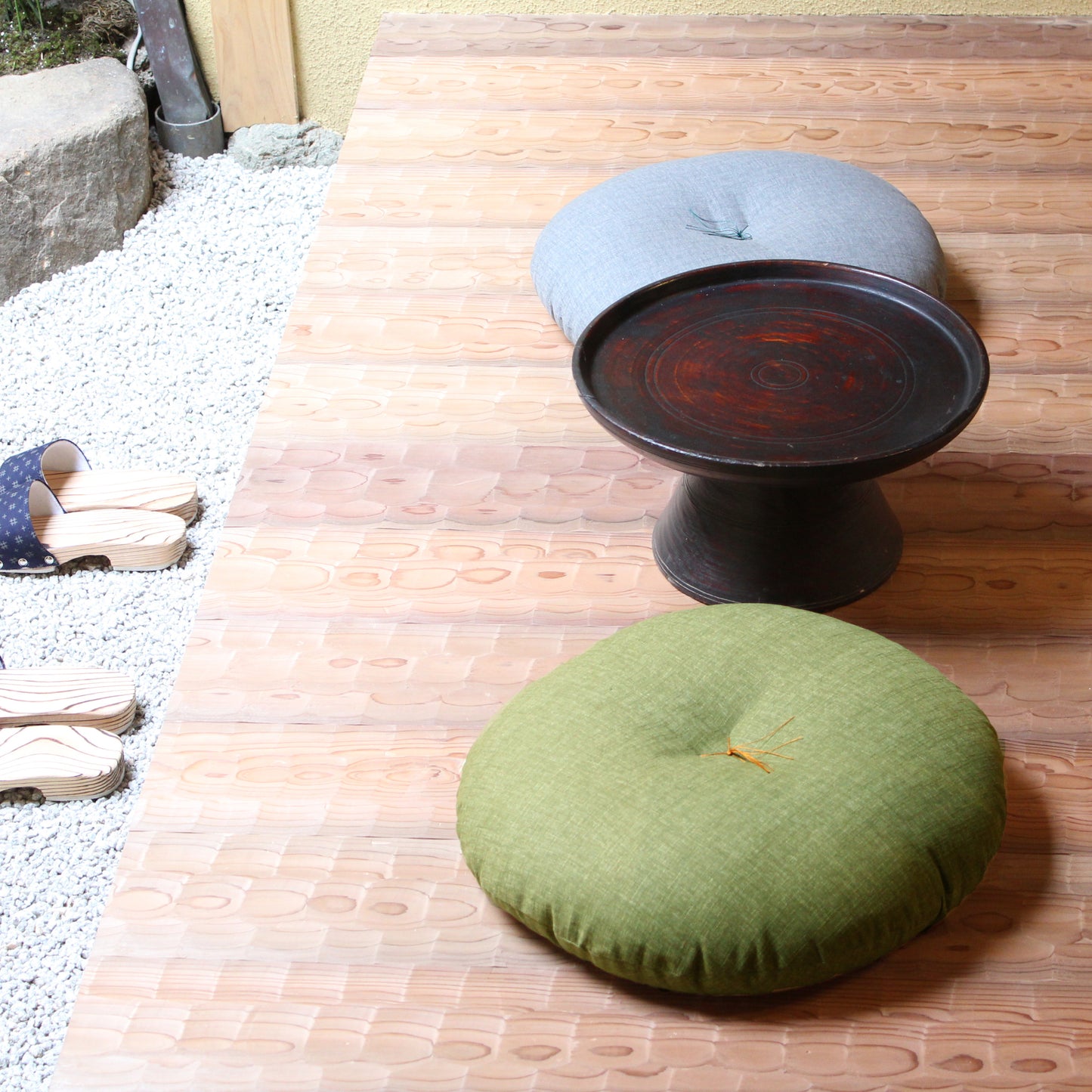 丸座布団 | 綿生地 ワンカラーデザイン 【上】25.勿忘草【下】32.翁苔