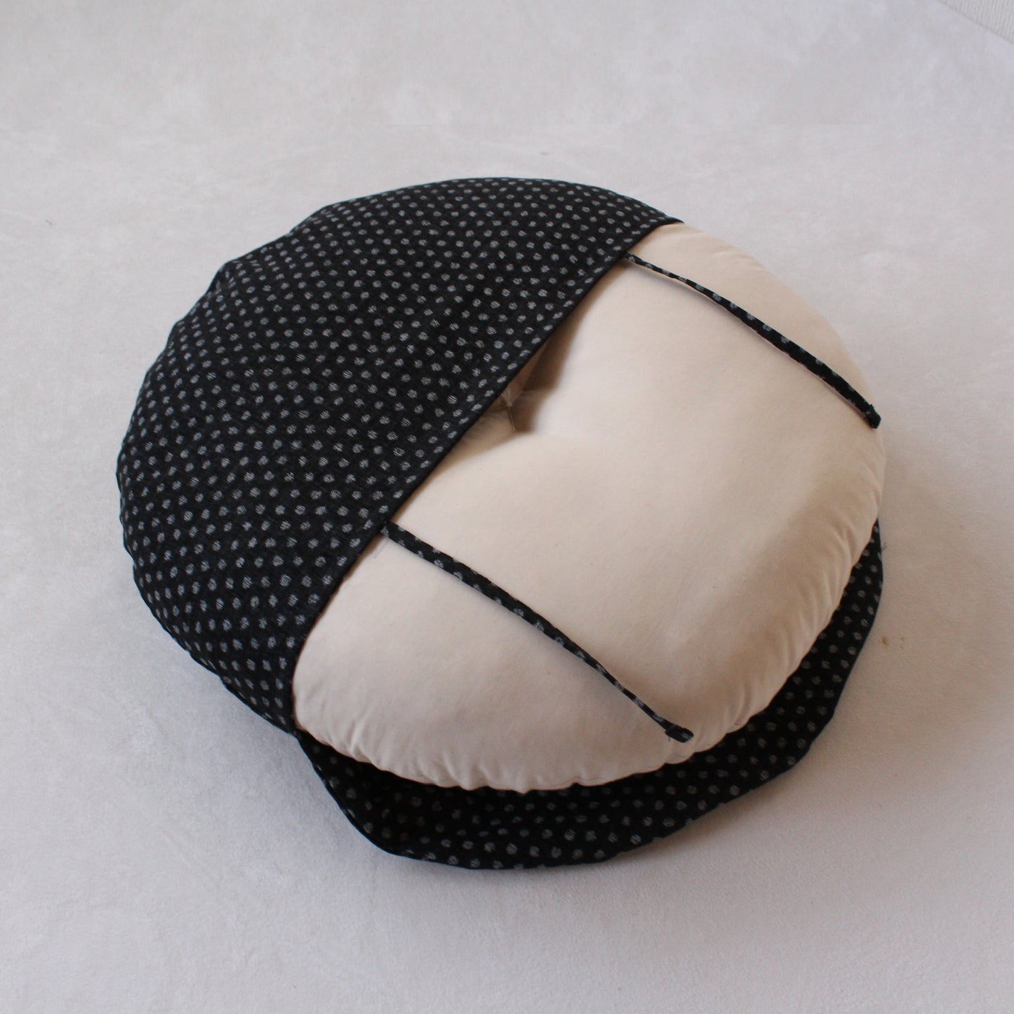 カバー | 丸座布団カバー(綿生地) 中央に開閉部がきます