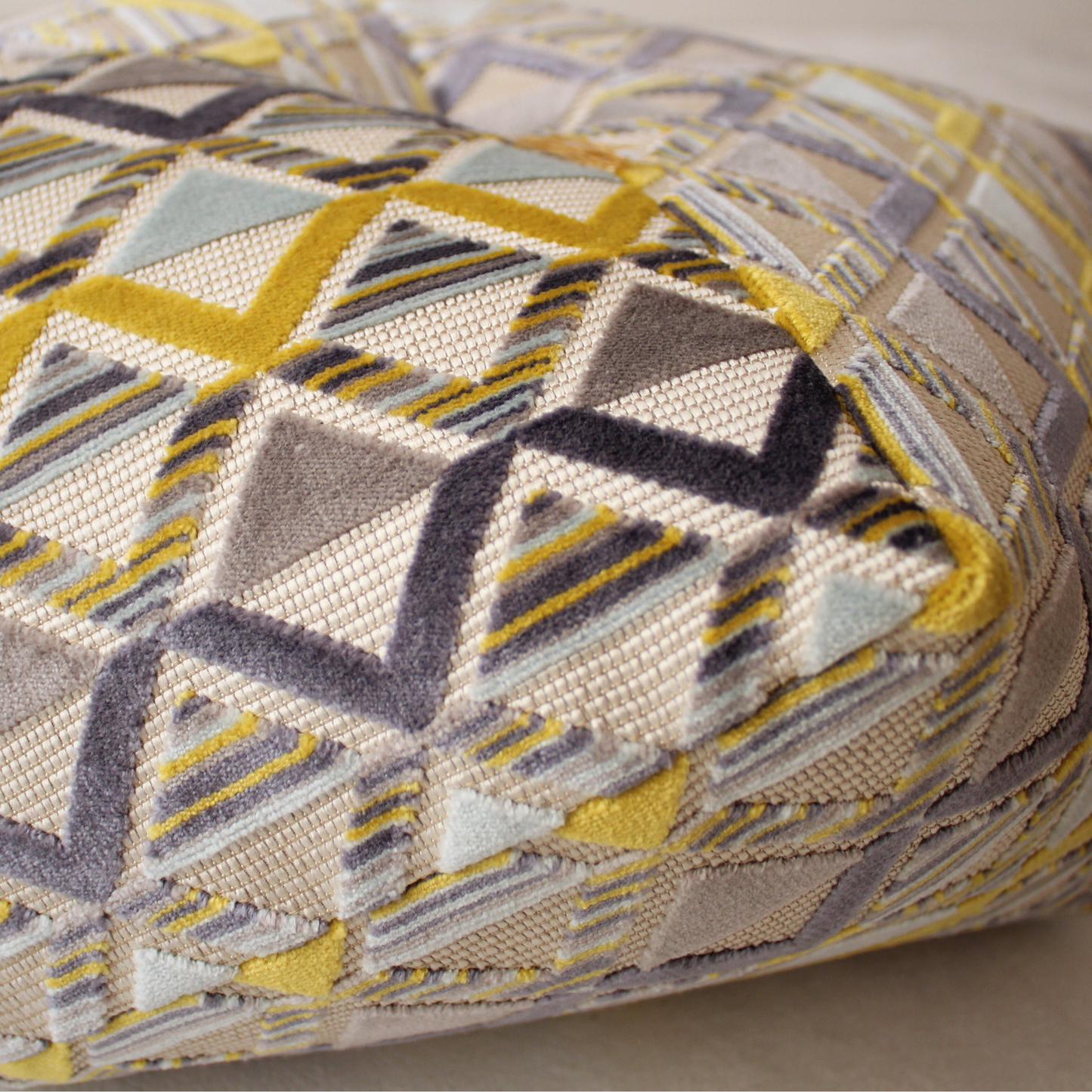 おじゃみ座布団 | Sankaku Velvet by Harlequin (ハーレクイン) おじゃみ座布団 | Sankaku Velvet by Harlequin (ハーレクイン)