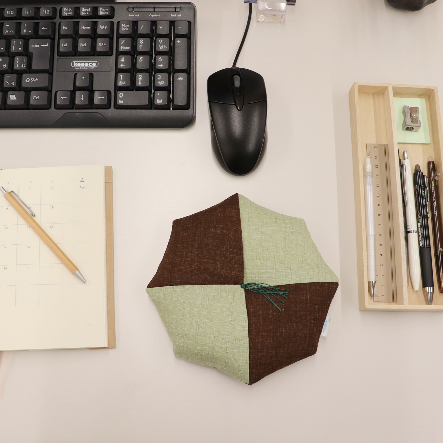 26.裏葉色 × 38.檜皮