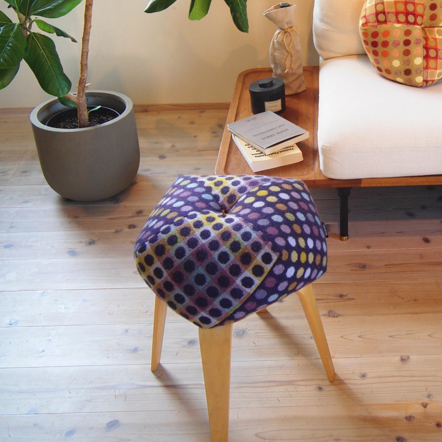 おじゃみスツール スツール:ナチュラル、おじゃみ:ウェールズウール・パープル(Lサイズ)