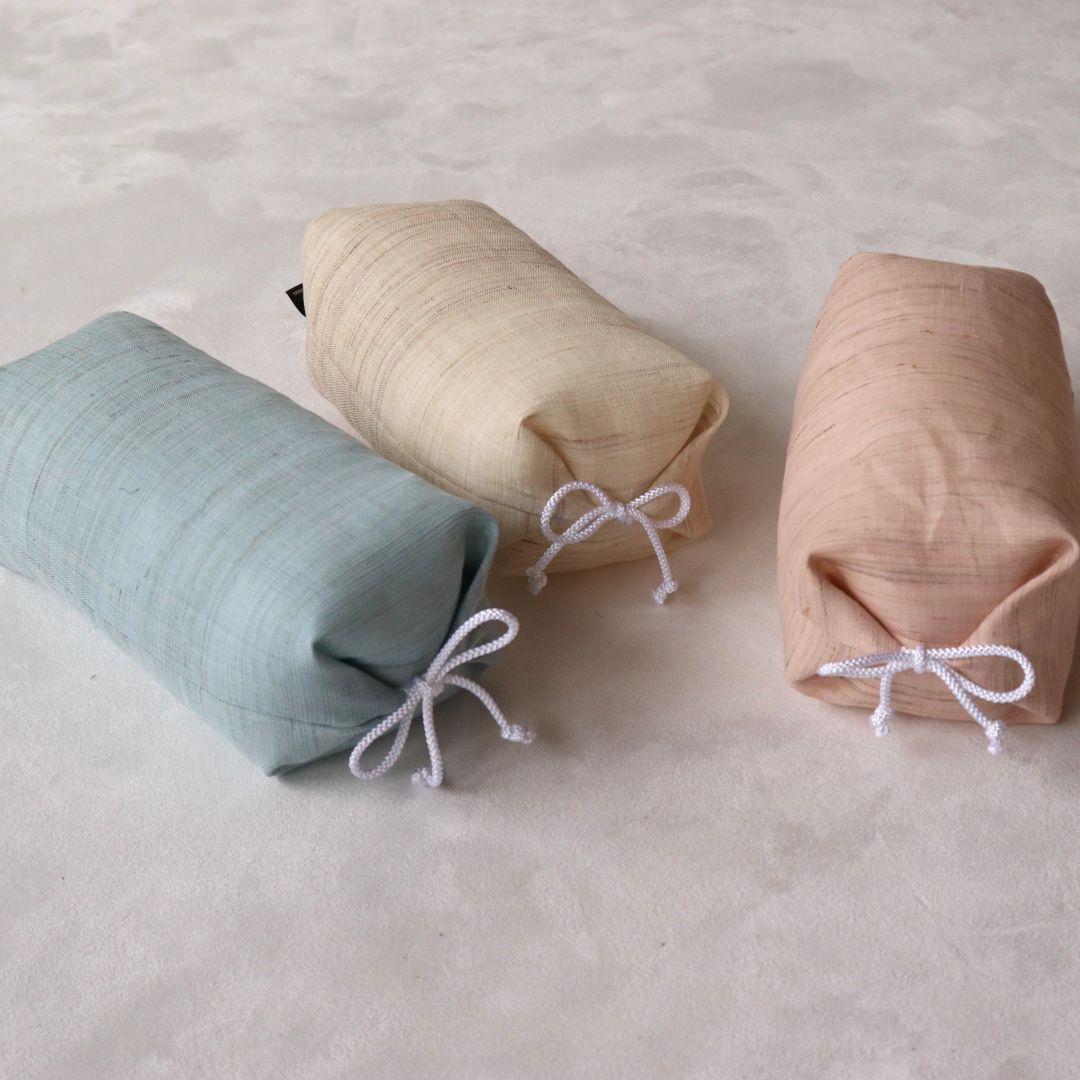 たわら枕 | 麻生地 左から 005.浅縹、007.鳥の子、008.葩