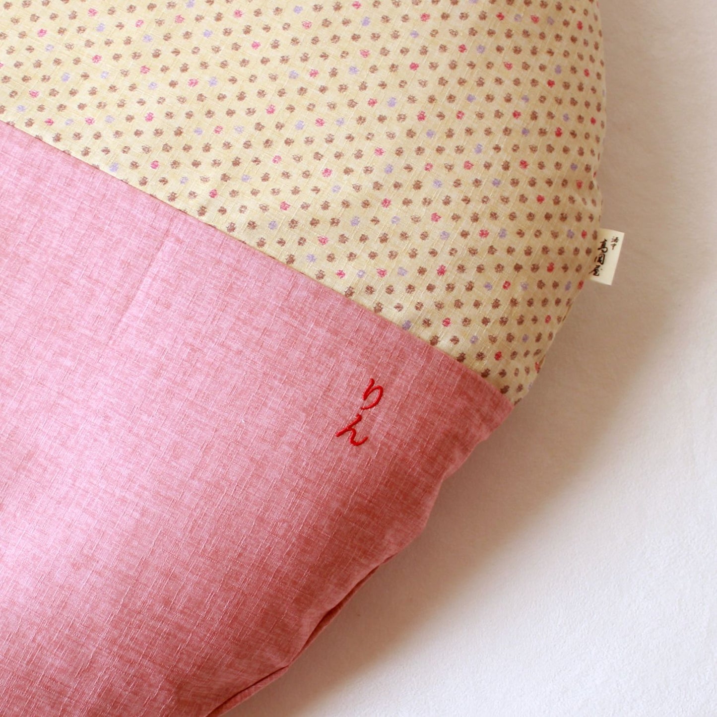 せんべい座布団|わた直入れタイプ 【刺繍 38.赤】ツートンデザイン 35.薔薇x三色あられ