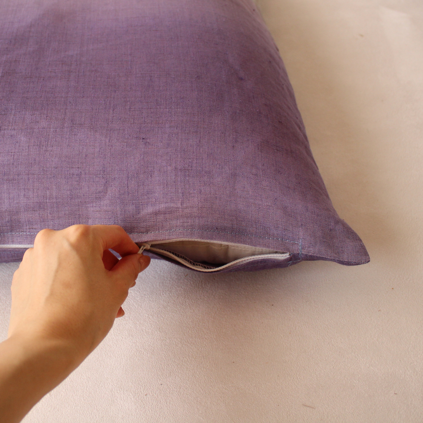 座布団カバー | 引き染め・麻生地 ファスナータイプです。