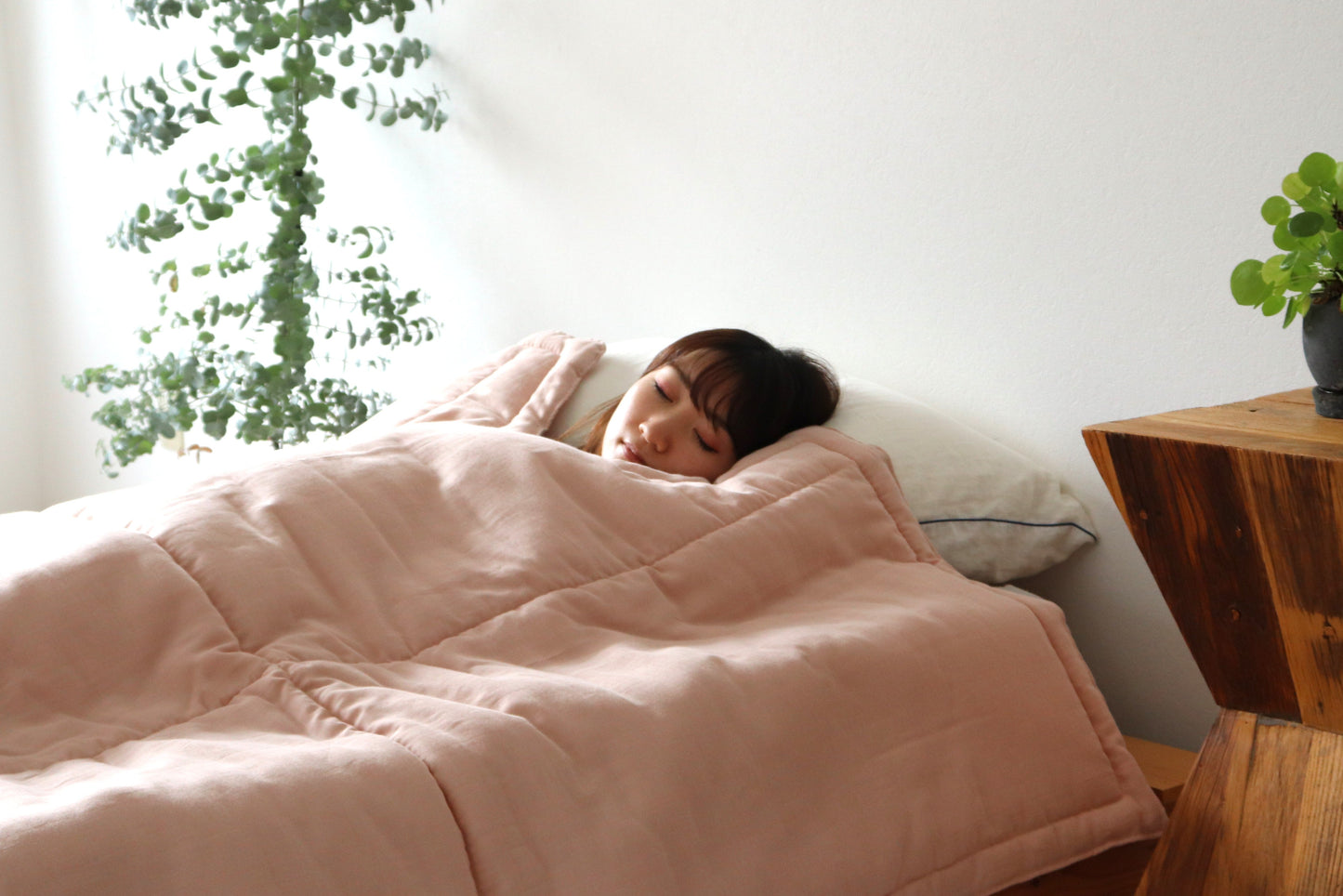 首元の冷えにもう１枚。いつものお布団に「くびくり」を。