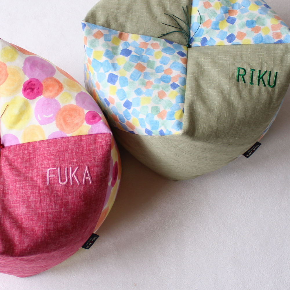 
                      
                        オプション：刺繍
                      
                    