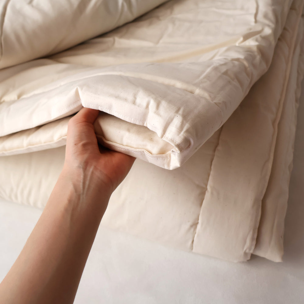 
                      
                        ヌードこたつ。お好みで撥水・防汚加工も施せます。
                      
                    