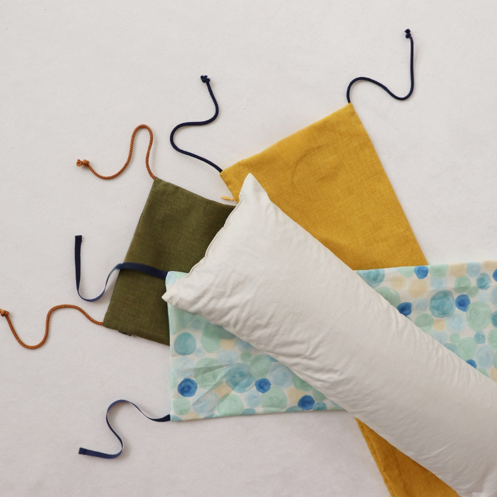 
                      
                        カバーセット｜手前から、しゃぼんふゆ、翁苔、菜の花
                      
                    