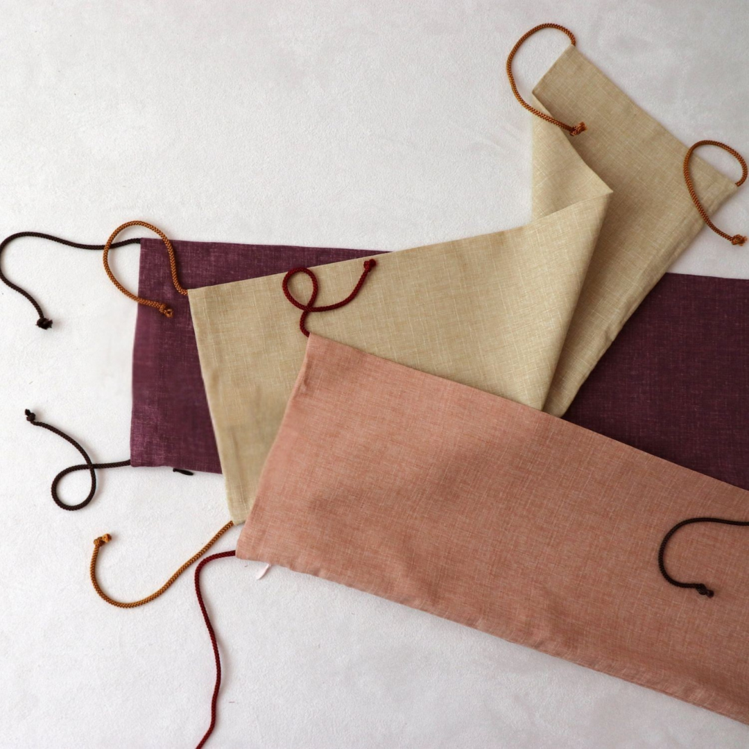 手前から里桜、鳥の子、藤紫