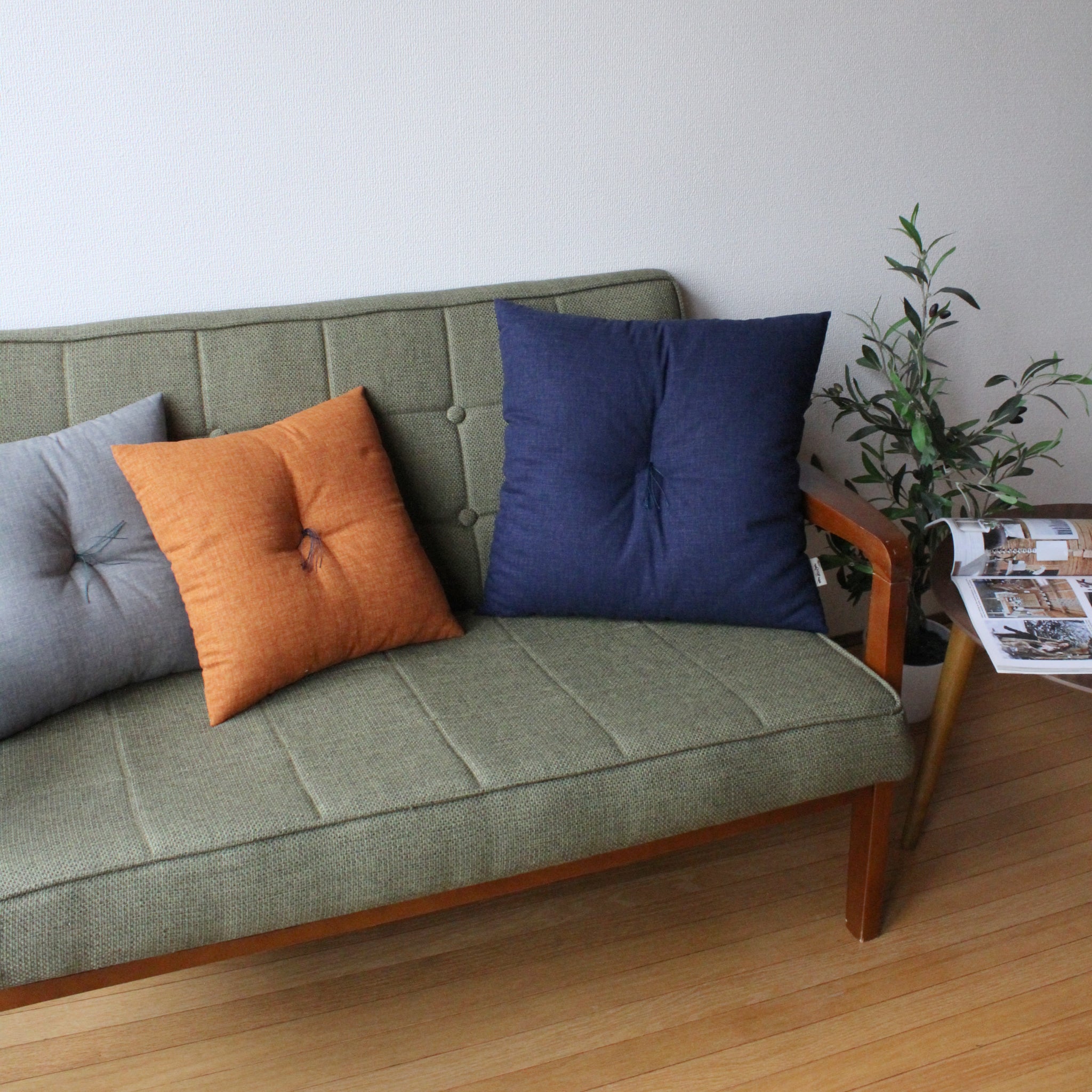 京都洛中高岡屋 座布団 + FLYMEe フォロー フロアチェア 2脚セット 京都洛中高岡屋 座布団 + FLYMEe フォロー フロアチェア 2脚セット 背